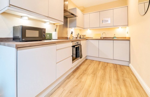 Basingstoke Apartment | Basingstoke Town Center Serviced Apartments By Firoz Property Management