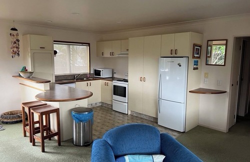 Whangamata Cottage | Baskervilla - Whangamata Holiday Home