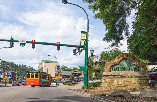 Gatlinburg House | Baskin's Creek Condos IV
