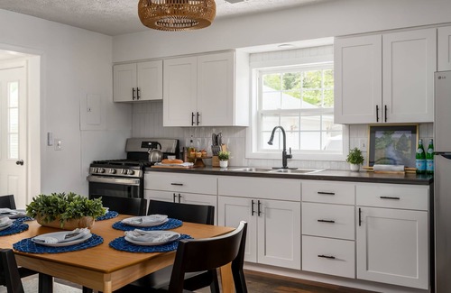 Bass Lake House | Bass Lake Luxury Stay Private Dock & Bikes