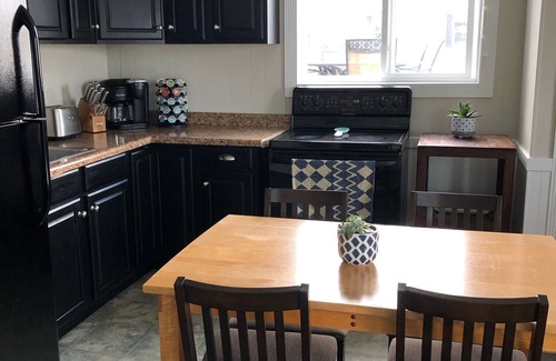 Elk Rapids House | Bass Lake Views & Access. Walk Downtown Elk Rapids.
