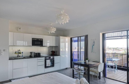 Neudorf Ouest Apartment | Bassin d'Austerlitz - Studio avec terrasse dans l'une des tours Black Swans