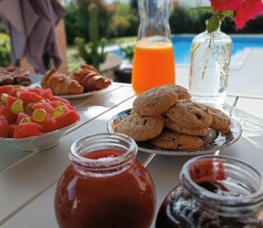 Labastide-de-Levis Bed & Breakfast | Bastide De Luzert
