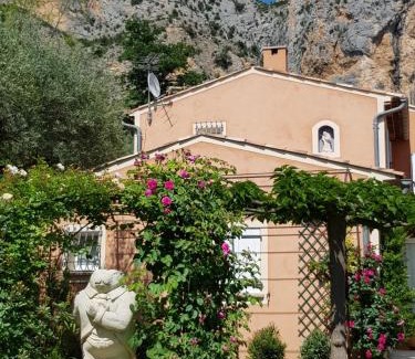 Moustiers-Sainte-Marie Bed & Breakfast | Bastide des Oliviers