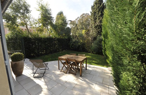 La Croix des Gardes Apartment | Bastide du Soleil - Studio 2-4 people with private garden