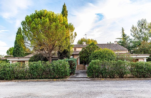 Aix-en-Provence Apartment | Bastide Provençale Xviiie-terrasse/jardin