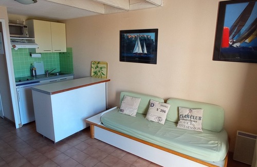 Le Dramont Apartment | Bastidon - Panoramic sea view - Quiet - Beach-300m - Air-conditioning - Private pk
