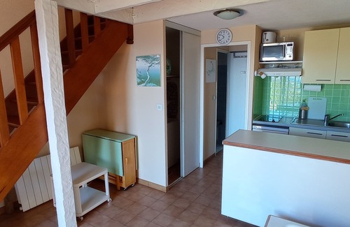 Le Dramont Apartment | Bastidon - Panoramic sea view - Quiet - Beach-300m - Air-conditioning - Private pk