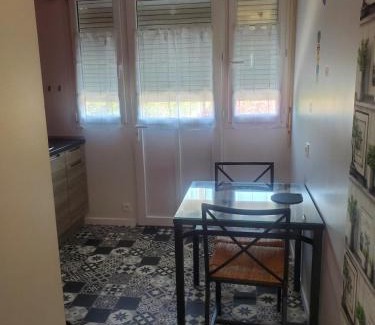 Saintes Apartment | Bastille 2