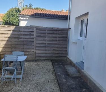 Saintes Apartment | Bastille 5