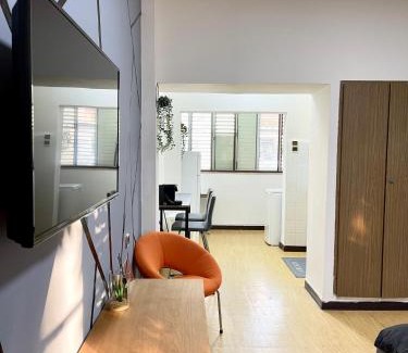Haifa Apartment | Bat Galim - Mirror Apartment by the beach