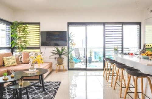 Bat Yam Apartment | Bat Yam Sea View Apartment