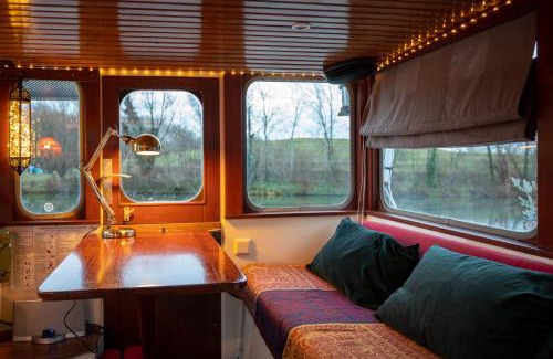 Bois Blancs Bed & Breakfast | Bateau péniche au coeur de Lille