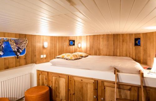 Bois Blancs Bed & Breakfast | Bateau péniche au coeur de Lille
