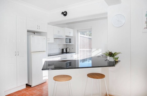 Denhams Beach Apartment | Batemans Bay’s Beach Holiday apartment 200 mts to Denhams and Surf Beach.