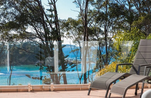 Denhams Beach Apartment | Batemans Bay’s Beach Holiday apartment 200 mts to Denhams and Surf Beach.