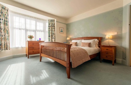 Bath House | Bath City Haven with Free Parking