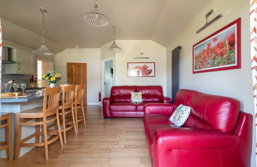 Cheddar Cabin | Bath & West lodge - sleeps 4/5 with private hot tub
