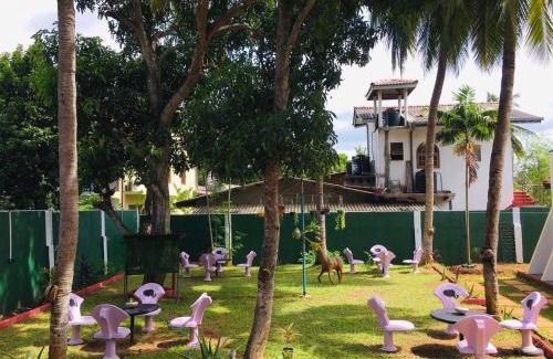 Anuradhapura House | Bathiya Tourist Guest Anuradhapura