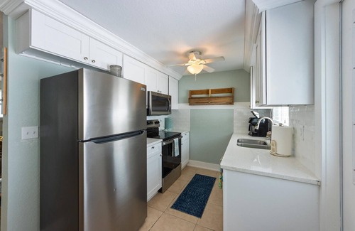 Anna Maria House | Batley's Beach House: Perfect location, ground-level rental
