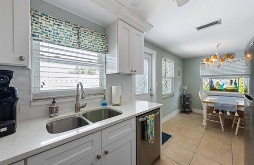 Anna Maria House | Batley's Beach House: Perfect location, ground-level rental