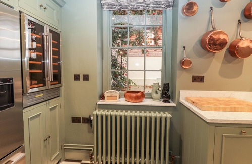 Maidstone Cottage | BATTEL HALL, family friendly, luxury holiday cottage in Hollingbourne
