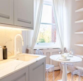 Queenstown Apartment | Battersea park & Power station elegant 2-bed
