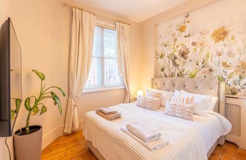 Queenstown Apartment | Battersea park & Power station elegant 2-bed