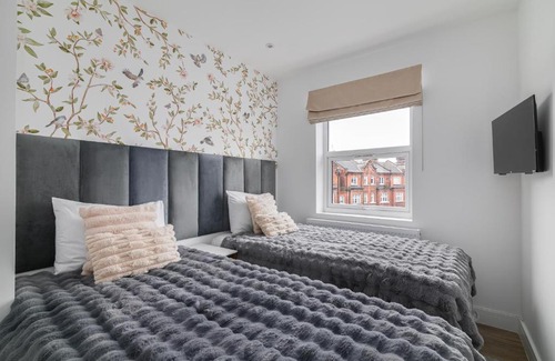 Queenstown Apartment | Battersea Park & Power Station, USA Embassy Newly renovated elegant 2bed