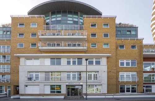 St. Mary's Park Apartment | Battersea Thames-Side