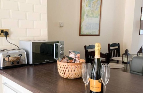 St. Mary's Park House | Battersea Wharf is a large 3 bedroom townhouse in Battersea