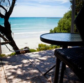 Port Fairy Apartment | Battery Cove Beach Front Apartment