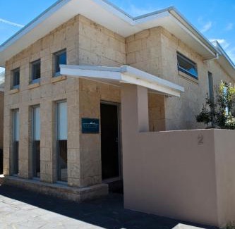 Port Fairy Apartment | Battery Cove Beach Front Apartment