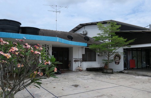 Batu Pahat House | Batu Pahat One Piece Homestay