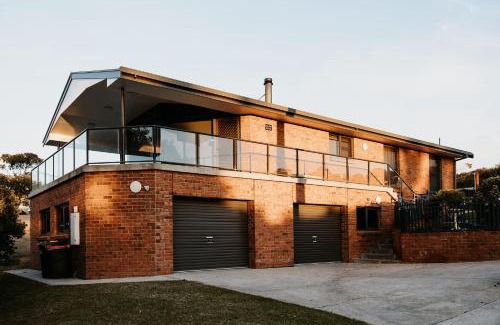 Penneshaw House | Baudin House