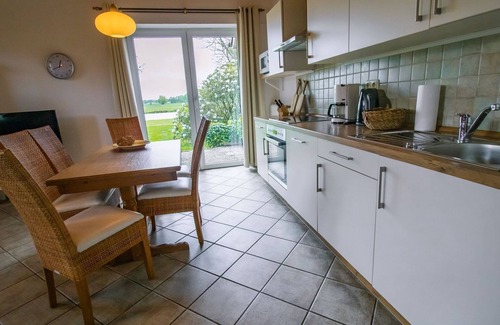 Detern Apartment | Bauernhof Fewo 1 - Ferienhof Am Birkensee, 55125