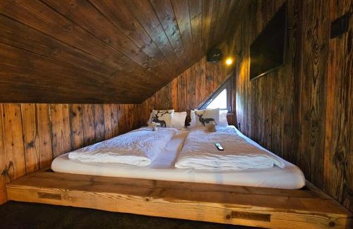 Salem Apartment | Baumhaus Heuhütte