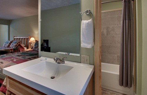 Helen Apartment | Bavarian Brook Unit 8A
