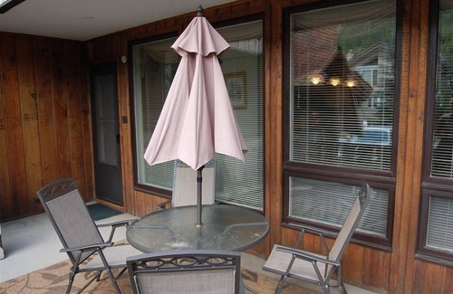 Vail Condo | Bavarian-Style Mountain Getaway 2BR/2BA Steps to Vail Village
