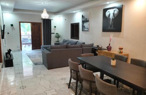 Komo-Mondah House | Bavil Home