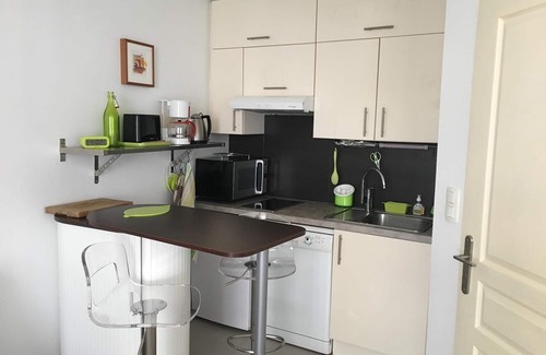 Saint-Jean-de-Luz City Center Apartment | Bay beach and spa 100m away /studio historic center of st jean de luz