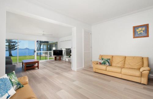 Salamander Bay Villa | Bay Beach at Salamander Bay