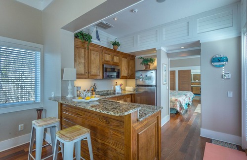 Carrabelle Cottage | Bay Bliss1br/1ba- Season Special! Less than 5 minute walk to the beach