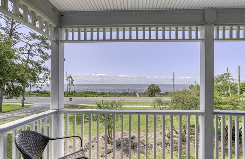 Apalachicola House | 🌴Bay Breeze Believer Apalachicola Bay Front Home with Fishing Dock🌴