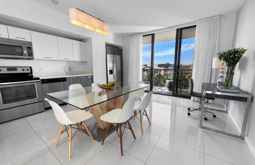 Bay Harbor Islands Apartment | Bay Breeze Premium Apartments by Eskape Collection