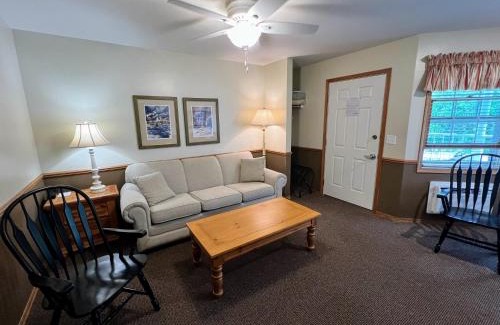 Ephraim Hotel | Bay Breeze Resort