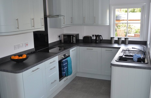 Whitstable House | Bay Cottage in Whitstable's Conservation Area - 5 mins walk from shops & beach