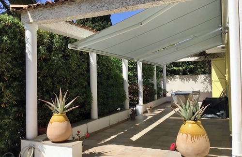 Six-Fours-les-Plages Apartment | BAY DE SANARY INDEPENDANT GROUND FLOOR VILLA WITH TERRACE OVERLOOKING WOODED GARDEN