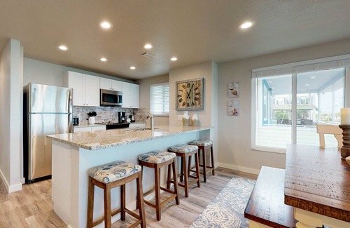 Anna Maria Condo | Bay-facing condo with amazing views and heated pool - beach across the street