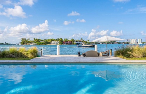 Miami Springs Villa | Bay Front Beach House with Open Floor Plan